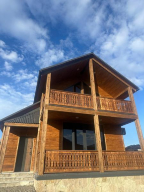 Saralanj family hause